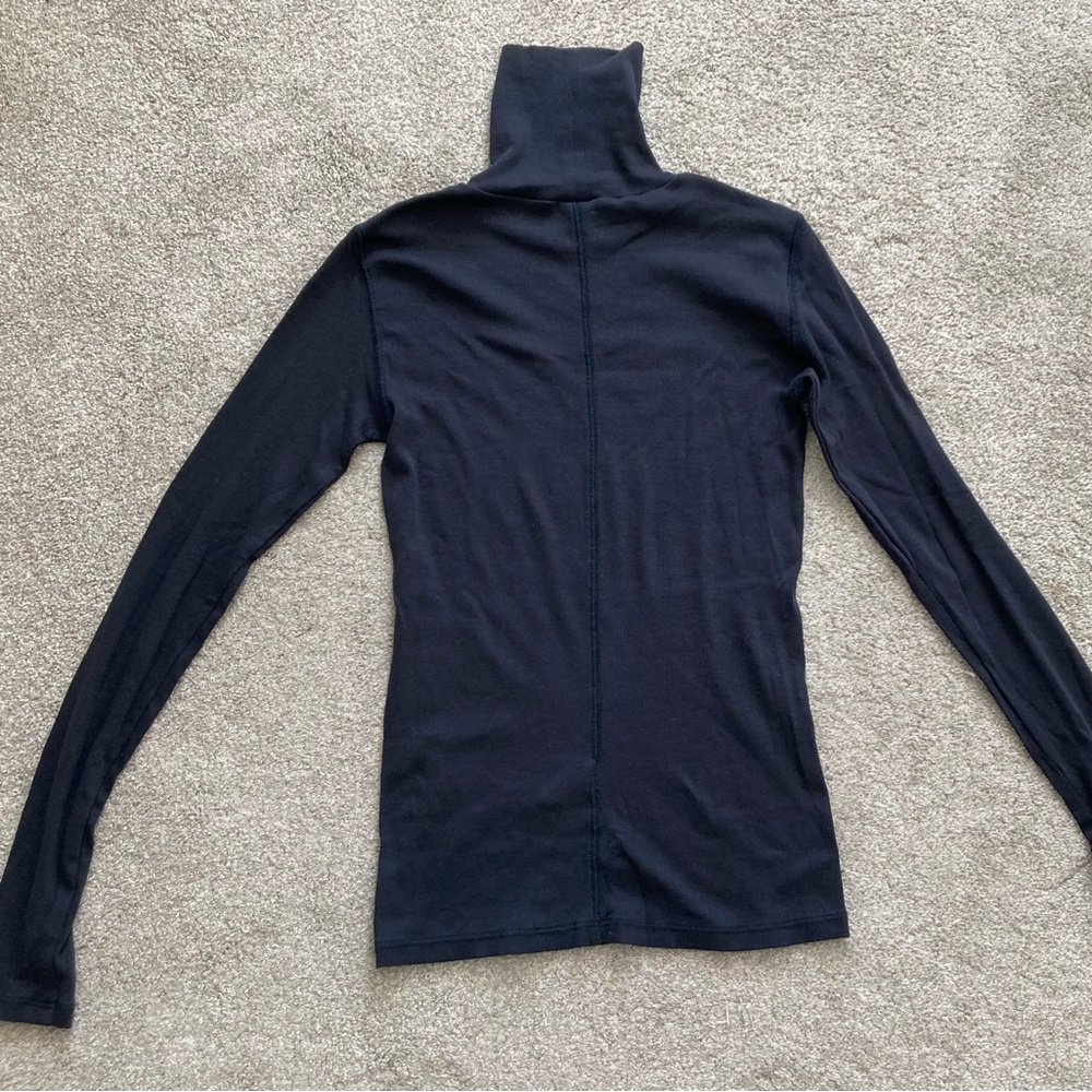 Everlane Micro Rib Turtleneck - Picture 4 of 5